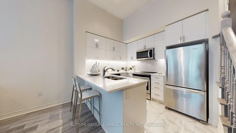 Photo 7 at Th 101 - 39 Annie Craig Drive, Mimico, Toronto