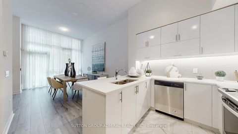 Photo 8 at Th 101 - 39 Annie Craig Drive, Mimico, Toronto