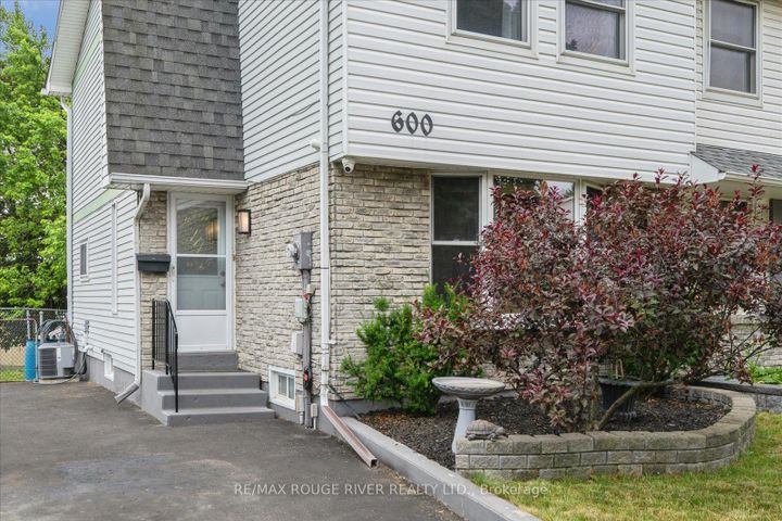 Photo 4 at 600 Galahad Drive, Eastdale, Oshawa