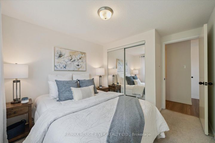 Photo 18 at 600 Galahad Drive, Eastdale, Oshawa