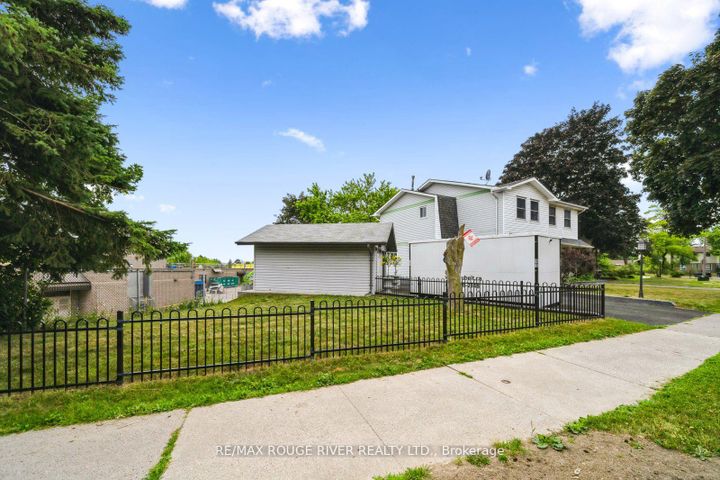 Photo 26 at 600 Galahad Drive, Eastdale, Oshawa