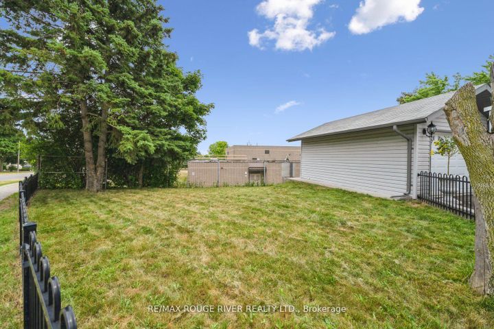 Photo 27 at 600 Galahad Drive, Eastdale, Oshawa