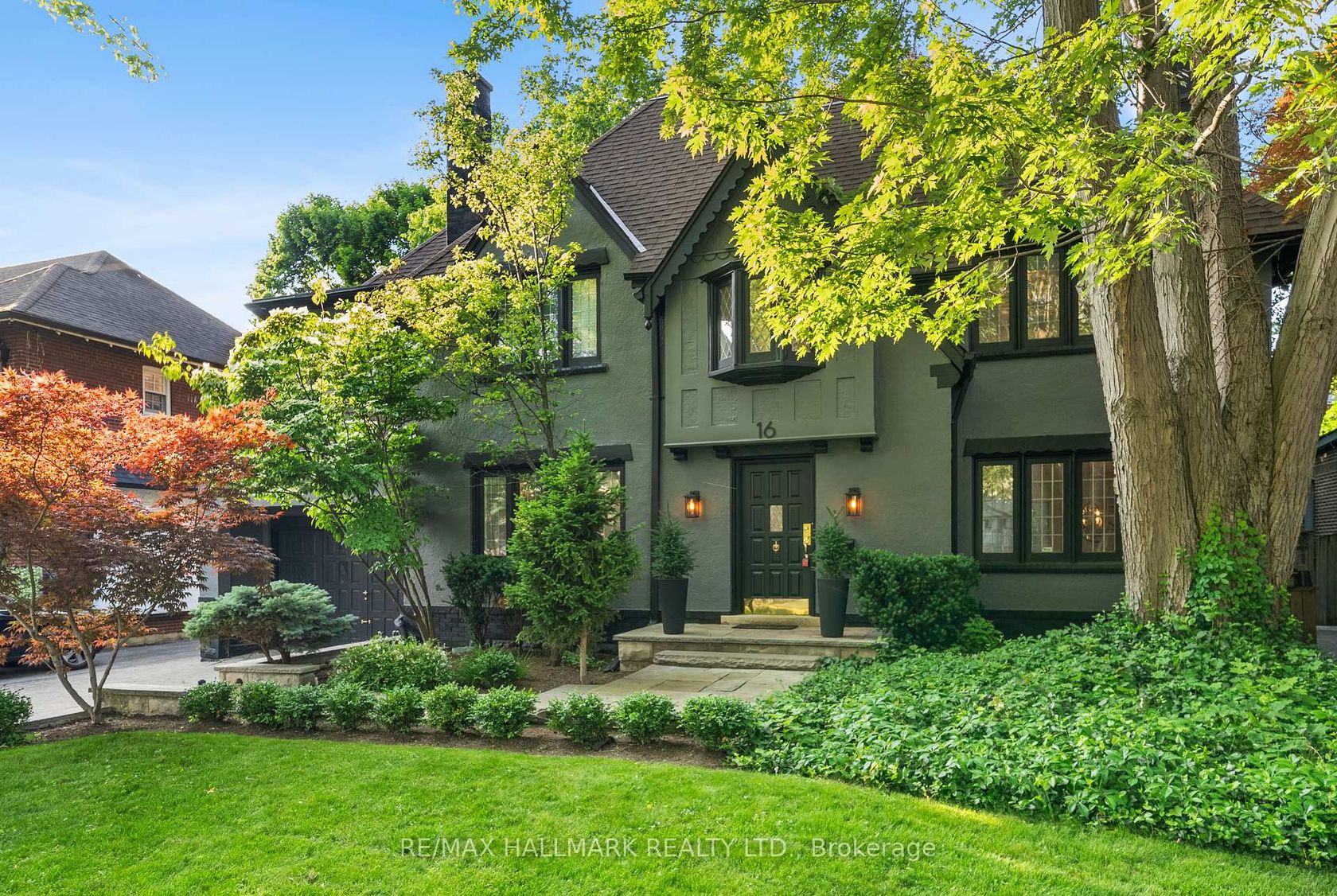 16 Elderwood Drive, Forest Hill South, Toronto 