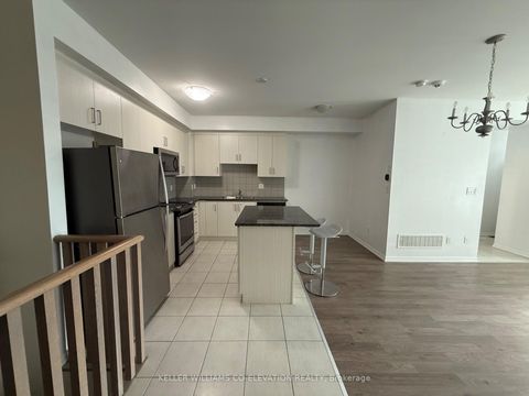 Photo 2 at 112 - 11 Applewood Lane, Etobicoke West Mall, Toronto