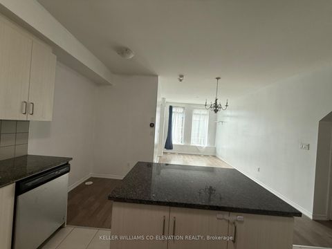 Photo 4 at 112 - 11 Applewood Lane, Etobicoke West Mall, Toronto