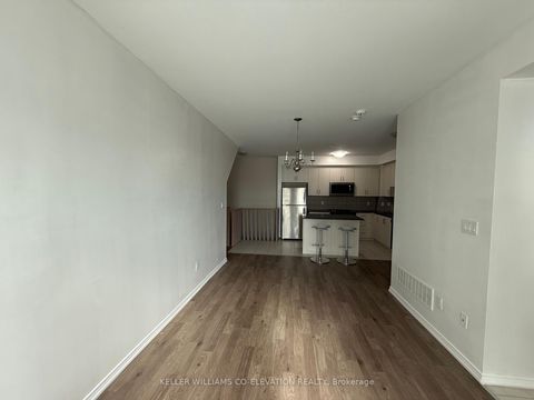 Photo 5 at 112 - 11 Applewood Lane, Etobicoke West Mall, Toronto