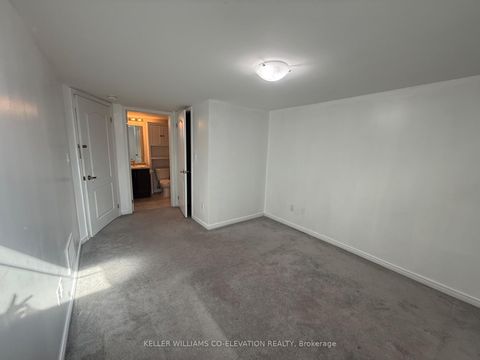 Photo 7 at 112 - 11 Applewood Lane, Etobicoke West Mall, Toronto