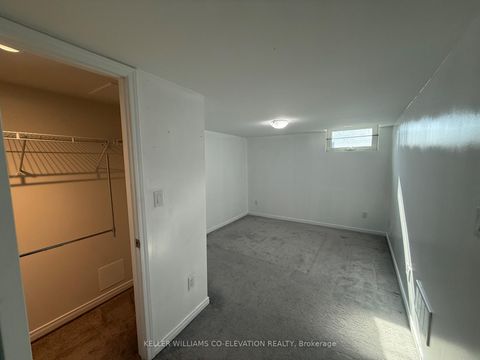 Photo 8 at 112 - 11 Applewood Lane, Etobicoke West Mall, Toronto