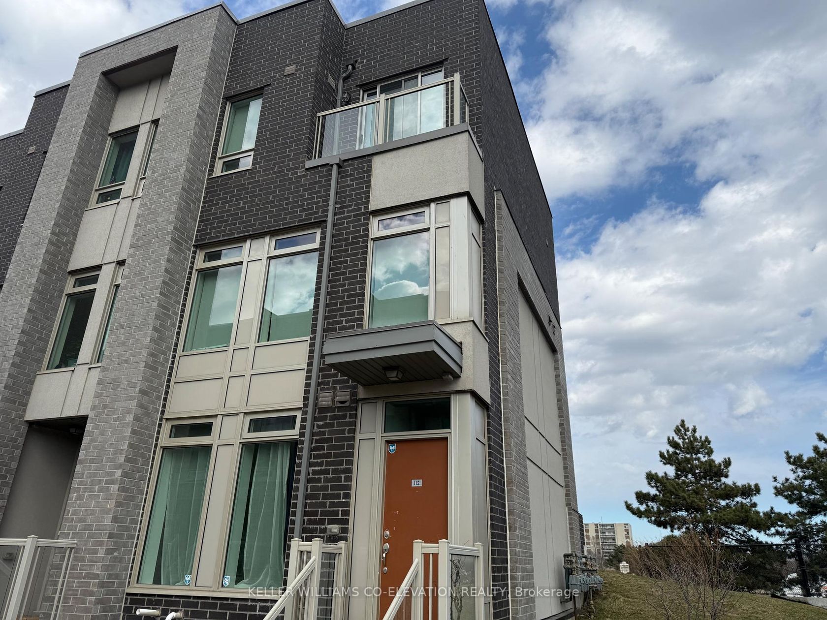 112 - 11 Applewood Lane, Etobicoke West Mall, Toronto 