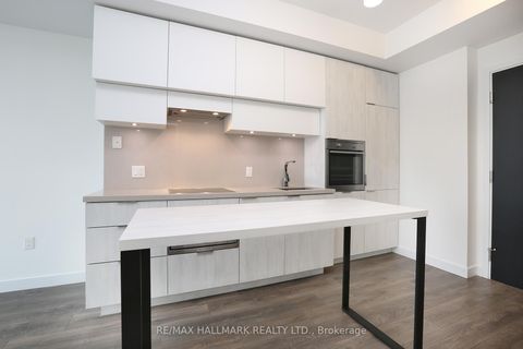 Photo 2 at 4203 - 8 Eglinton Avenue E, Mount Pleasant West, Toronto