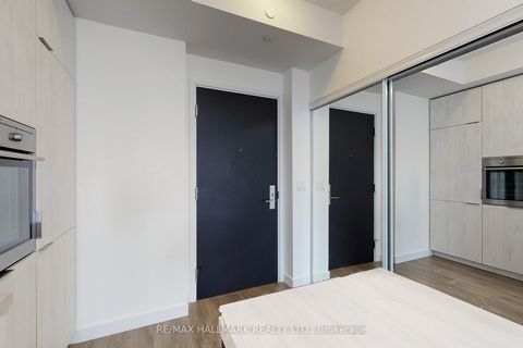 Photo 4 at 4203 - 8 Eglinton Avenue E, Mount Pleasant West, Toronto