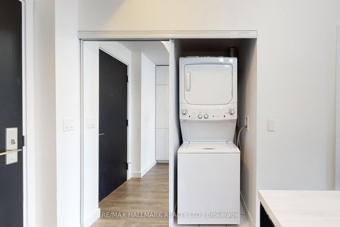 Photo 5 at 4203 - 8 Eglinton Avenue E, Mount Pleasant West, Toronto