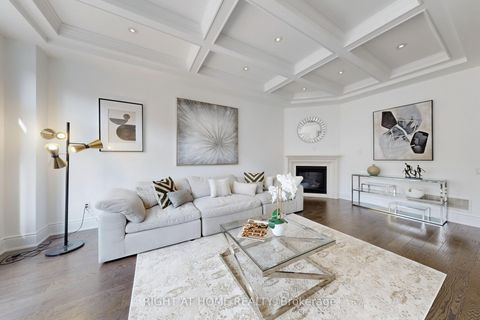Photo 11 at 18 Condor Way, Kleinburg, Vaughan