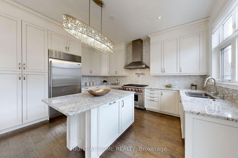 Photo 16 at 18 Condor Way, Kleinburg, Vaughan