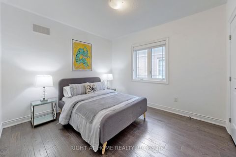 Photo 31 at 18 Condor Way, Kleinburg, Vaughan