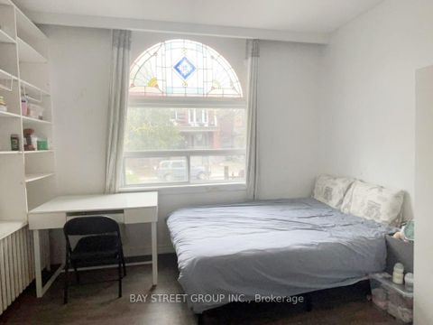 Photo 6 at 163 Delaware Avenue, Little Italy, Toronto