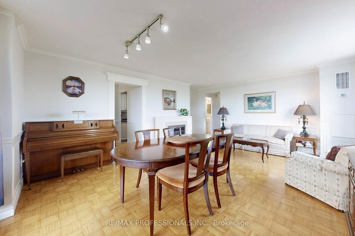 Photo 4 at 806 - 1535 Lakeshore Road E, Lakeview, Mississauga