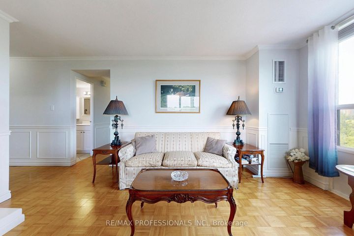 Photo 5 at 806 - 1535 Lakeshore Road E, Lakeview, Mississauga
