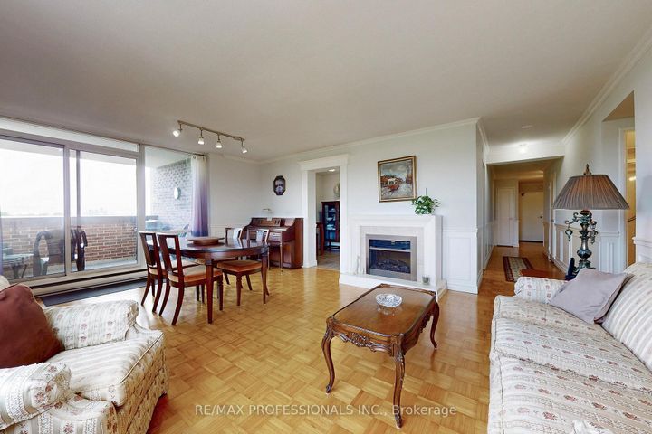 Photo 6 at 806 - 1535 Lakeshore Road E, Lakeview, Mississauga