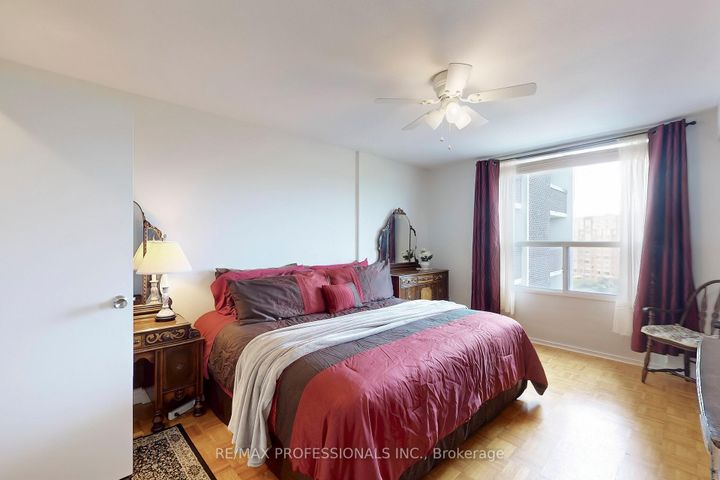 Photo 10 at 806 - 1535 Lakeshore Road E, Lakeview, Mississauga