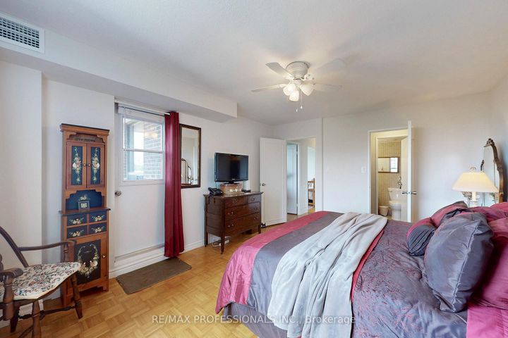 Photo 11 at 806 - 1535 Lakeshore Road E, Lakeview, Mississauga