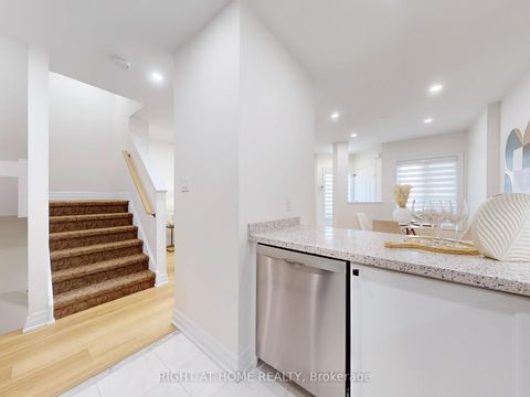 Photo 13 at 3 - 735 New Westminster Drive, Brownridge, Vaughan