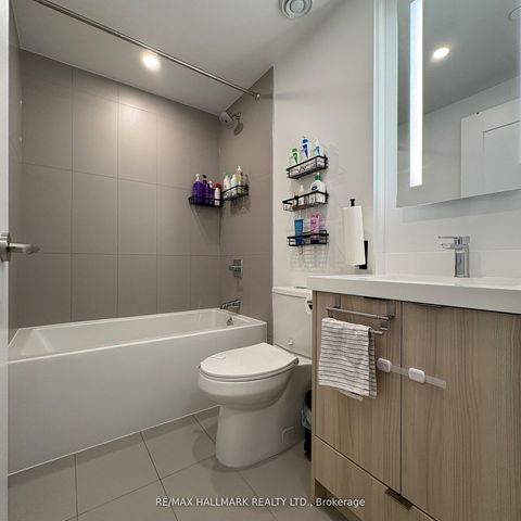 Photo 14 at 1037 - 20 Inn on the Park Drive, Don Mills, Toronto