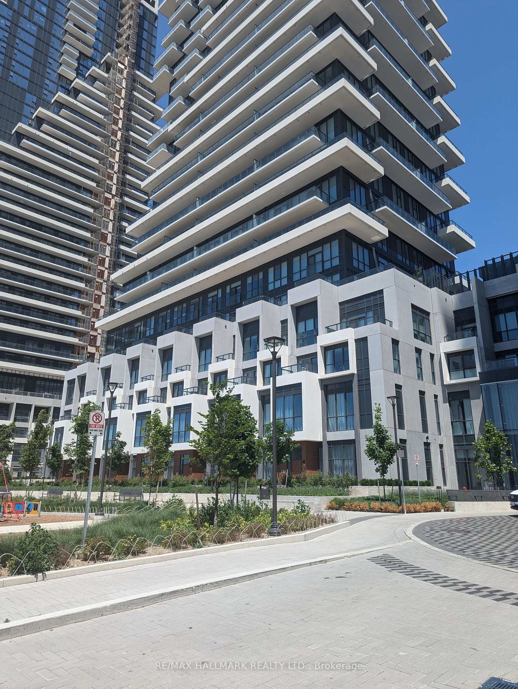1037 - 20 Inn on the Park Drive, Don Mills, Toronto 