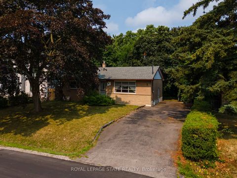 Photo 1 at 1191 Pinegrove Road, WO West, Oakville