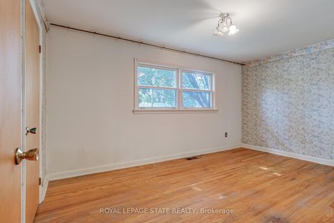 Photo 13 at 1191 Pinegrove Road, WO West, Oakville