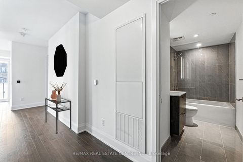Photo 5 at 2013 - 470 Front Street W, Waterfront Communities C1, Toronto
