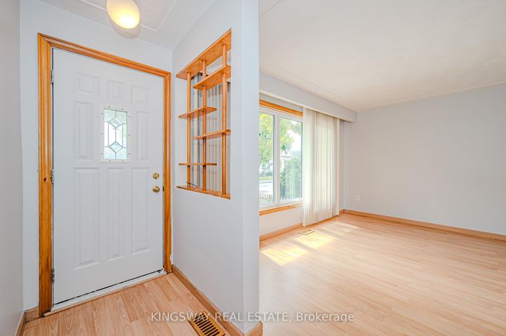 Photo 2 at 164 East 23rd Street, Eastmount, Hamilton