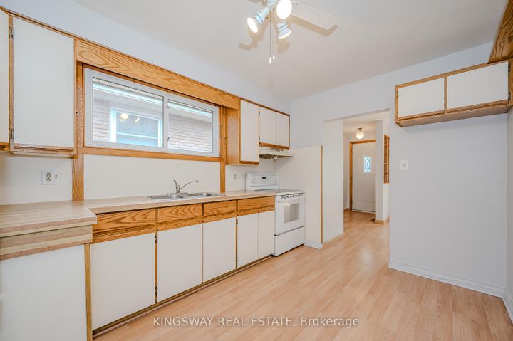 Photo 9 at 164 East 23rd Street, Eastmount, Hamilton