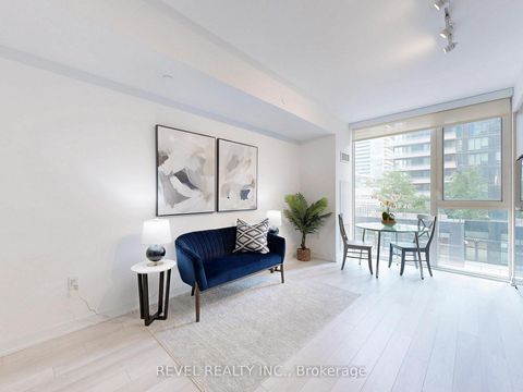 Photo 8 at 705 - 357 King Street W, Waterfront Communities C1, Toronto