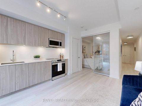 Photo 10 at 705 - 357 King Street W, Waterfront Communities C1, Toronto