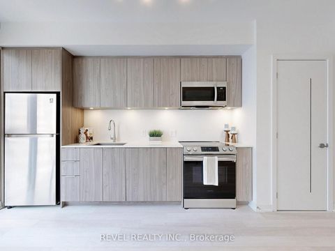 Photo 11 at 705 - 357 King Street W, Waterfront Communities C1, Toronto