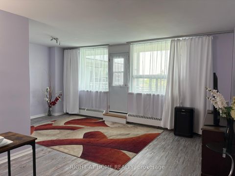 Photo 2 at 201 - 3460 Keele Street, York University Heights, Toronto