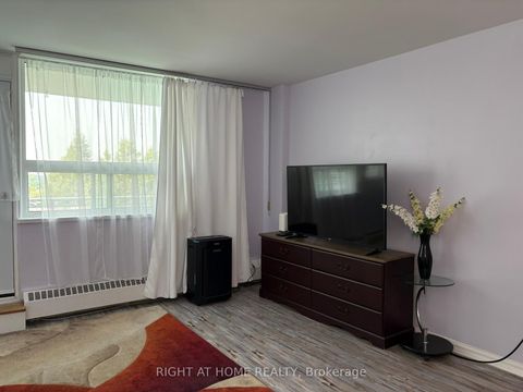 Photo 4 at 201 - 3460 Keele Street, York University Heights, Toronto