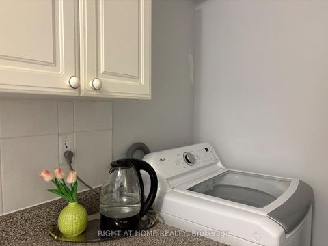 Photo 12 at 201 - 3460 Keele Street, York University Heights, Toronto