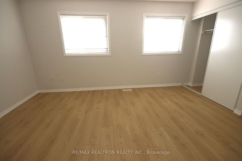Photo 14 at 70 Commonwealth Road, Shore, Barrie