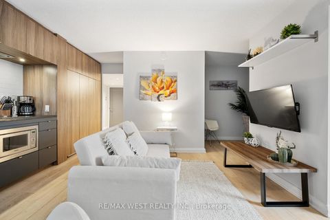 Photo 21 at 704 - 155 Yorkville Avenue, Annex, Toronto