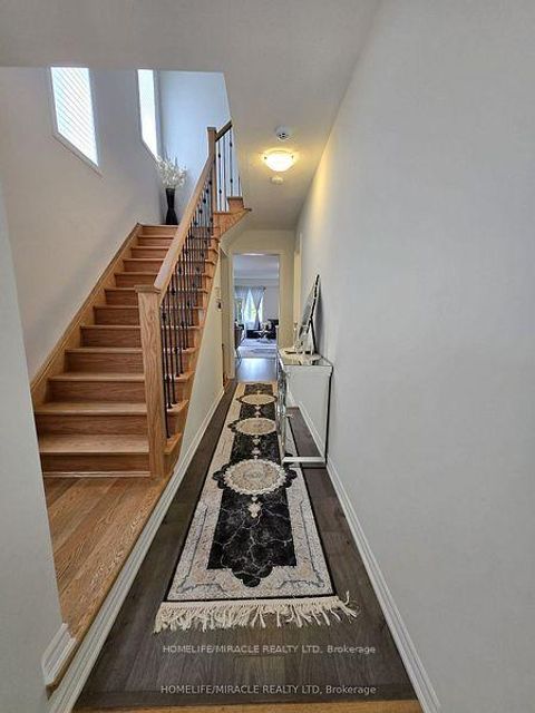 Photo 4 at 296 Okanagan Path, Donevan, Oshawa