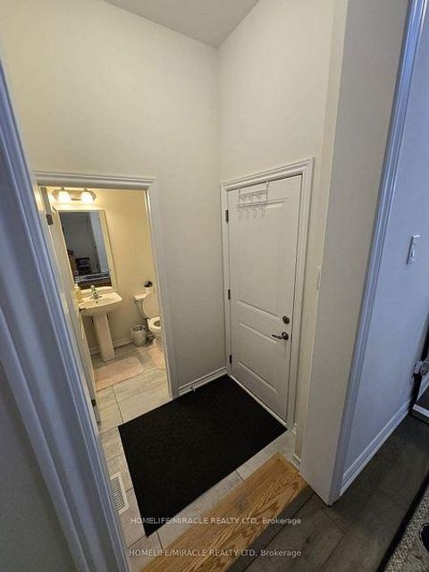 Photo 5 at 296 Okanagan Path, Donevan, Oshawa