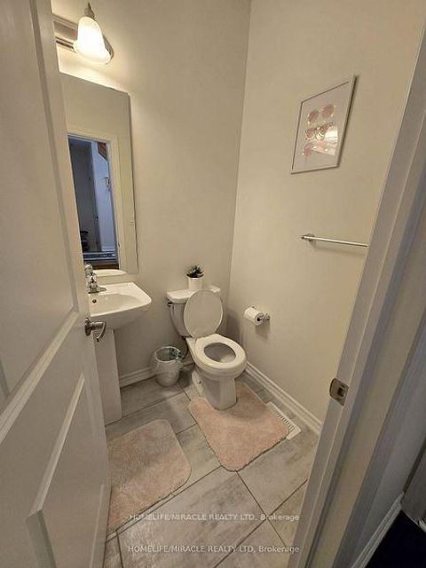 Photo 6 at 296 Okanagan Path, Donevan, Oshawa