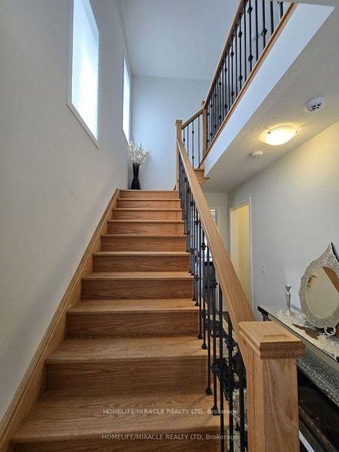 Photo 13 at 296 Okanagan Path, Donevan, Oshawa