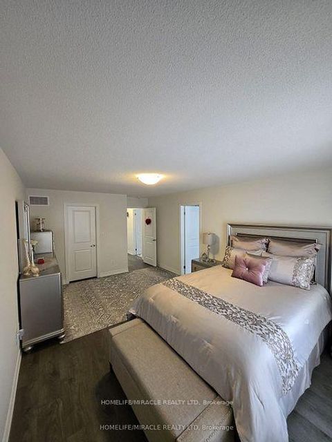 Photo 16 at 296 Okanagan Path, Donevan, Oshawa