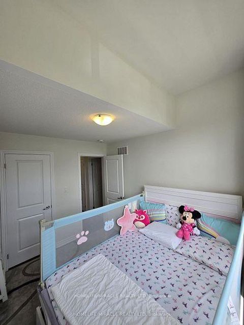 Photo 22 at 296 Okanagan Path, Donevan, Oshawa