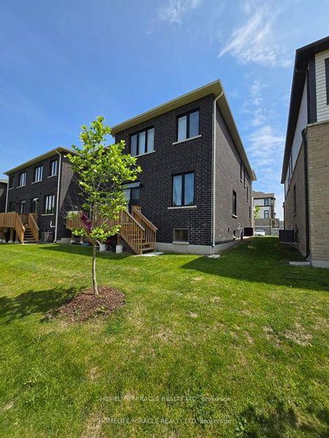 Photo 31 at 296 Okanagan Path, Donevan, Oshawa