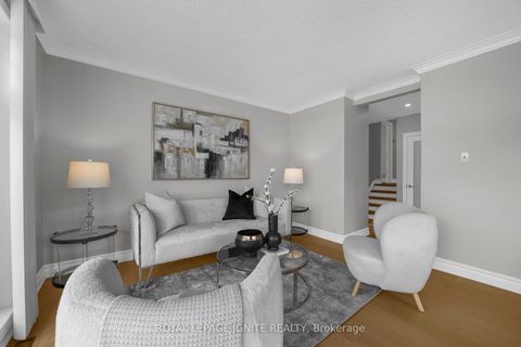 Photo 10 at 47 Deerfield Road, Bendale, Toronto