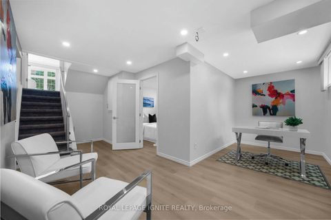 Photo 29 at 47 Deerfield Road, Bendale, Toronto